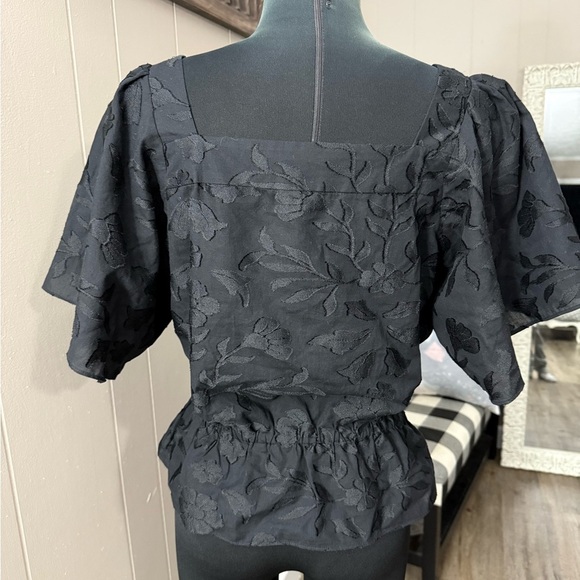 Ann Taylor • 3D Floral Flutter Sleeve Peplum Top - Picture 9 of 9